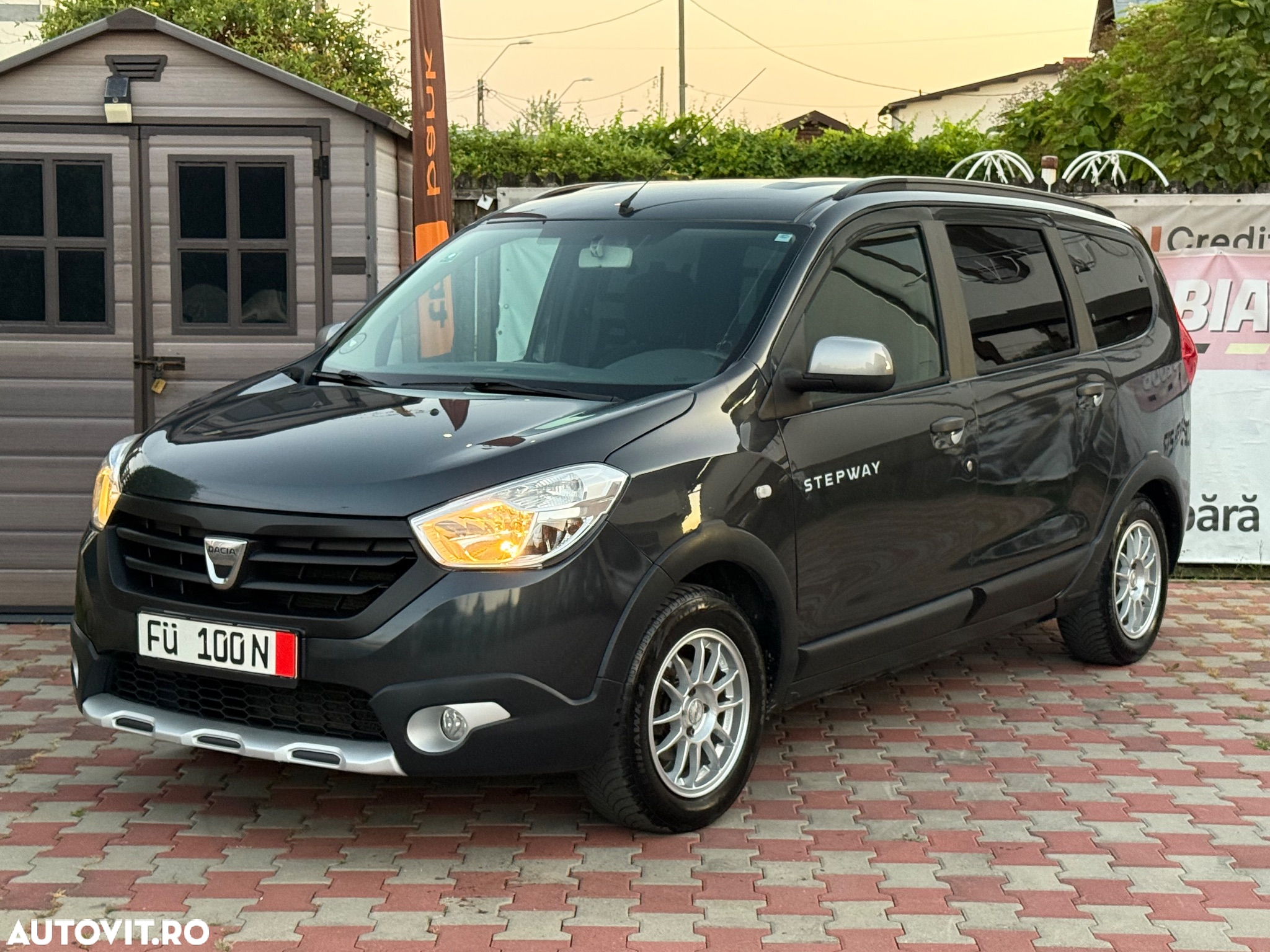 Dacia Lodgy 1.5 dCi Stepway - 10