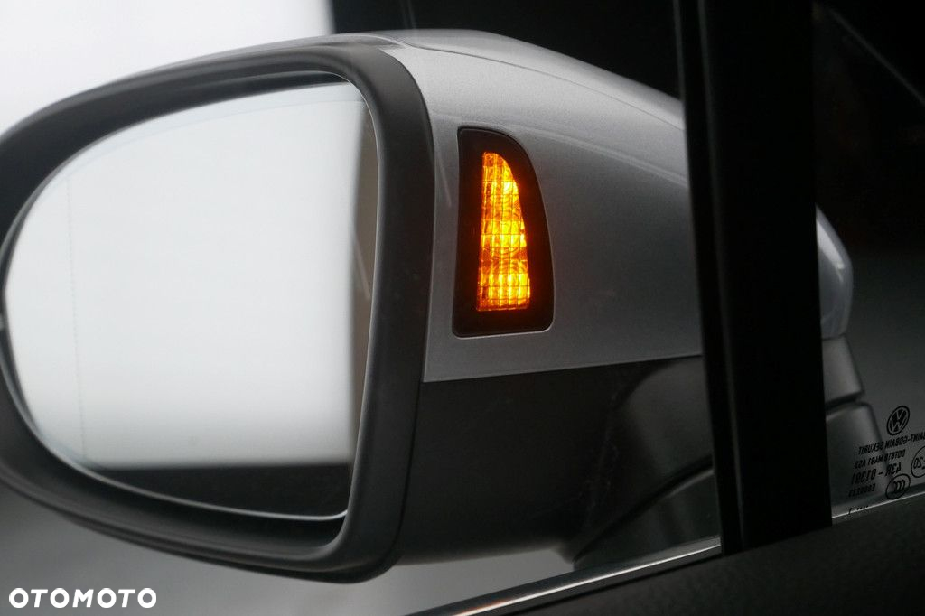 Volkswagen Passat 2.0 TSI Business DSG - 29