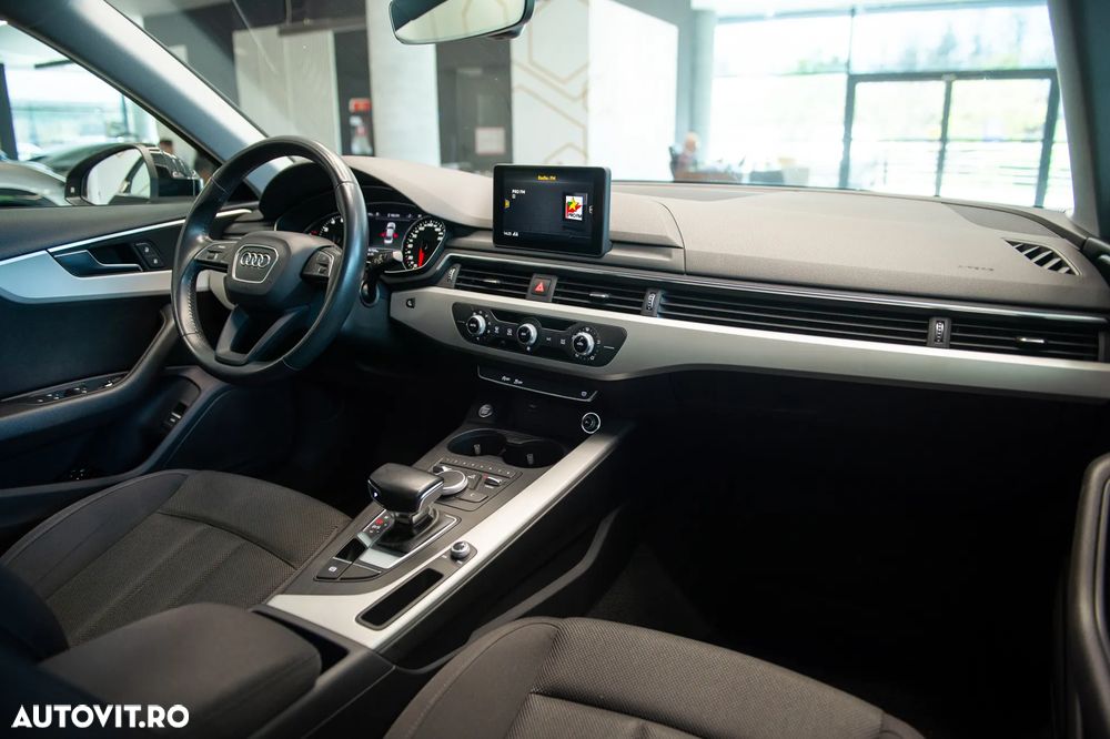 Audi A4 2.0 35 TFSI S tronic MHEV Basic - 27