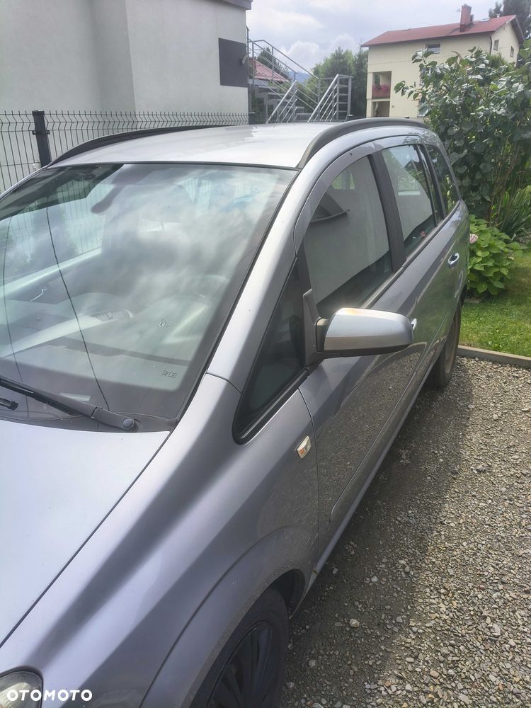 Opel Zafira - 2