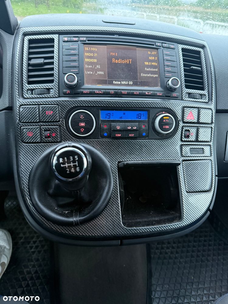 Volkswagen Multivan - 21