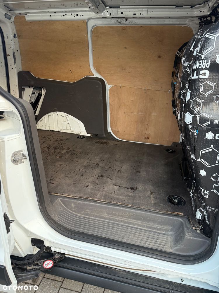 Ford Transit connect - 12