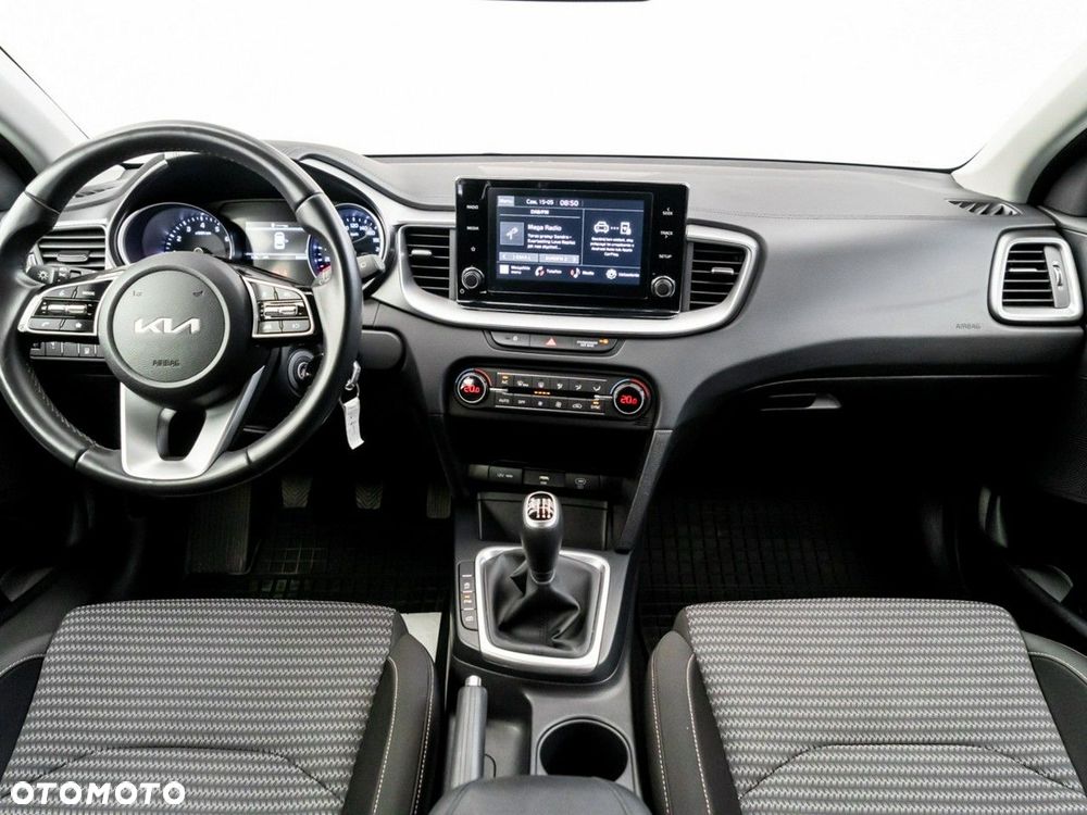 Kia Ceed 1.5 T-GDI M - 12