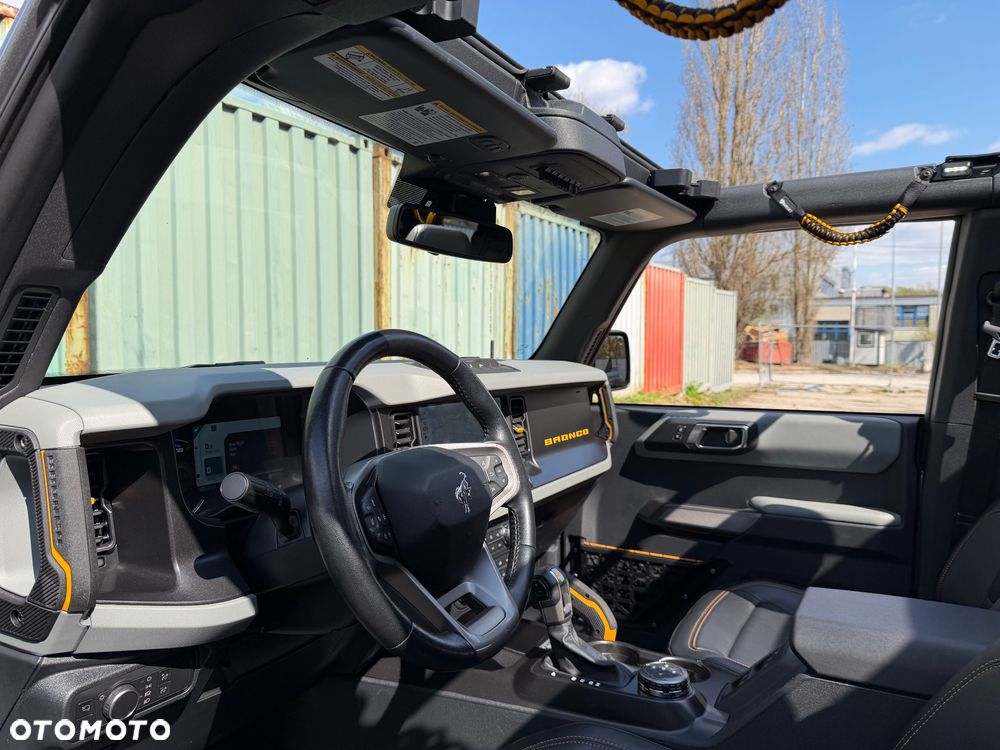 Ford Bronco - 11