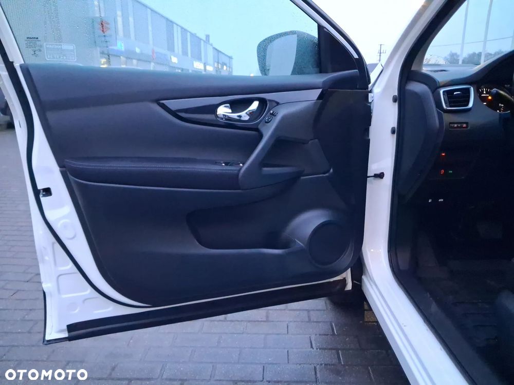 Nissan Qashqai 1.3 DIG-T N-Connecta DCT - 10