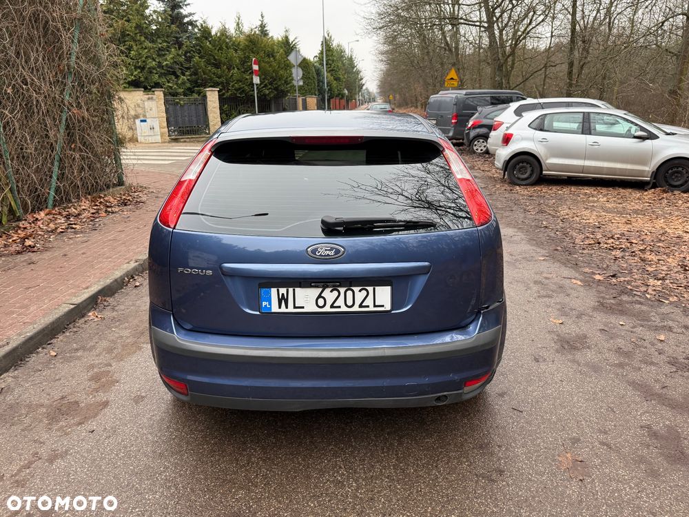 Ford Focus 2.0 Ghia - 4