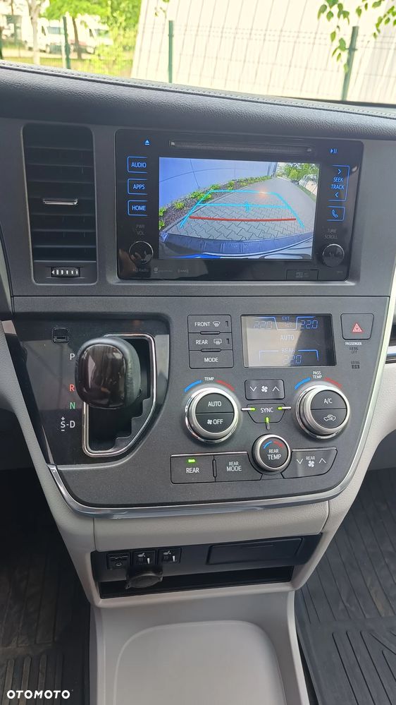 Toyota Sienna 3.5 V6 XLE AWD - 26