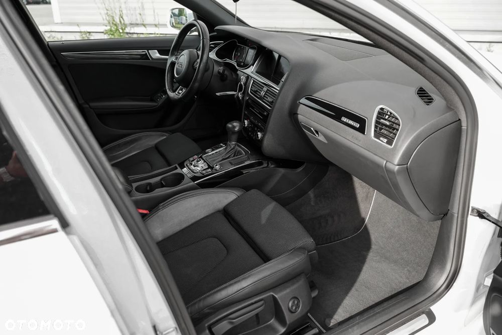 Audi A4 Avant 2.0 TDI Quattro Design S tronic - 15