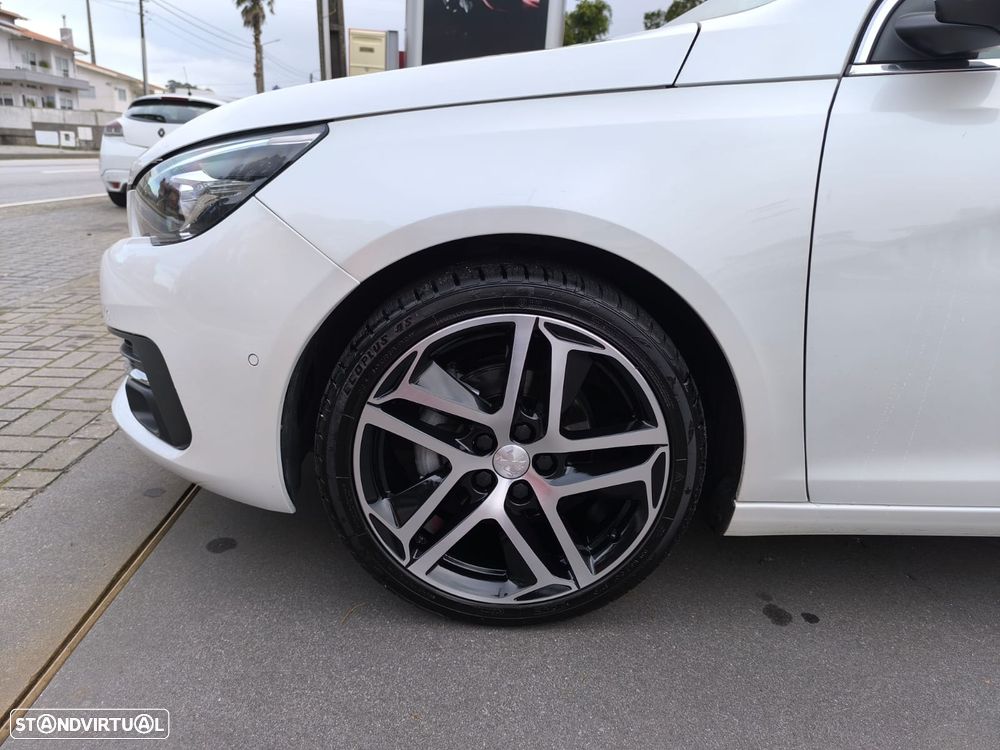 Peugeot 308 PureTech 130 GPF Stop & Start Allure - 18