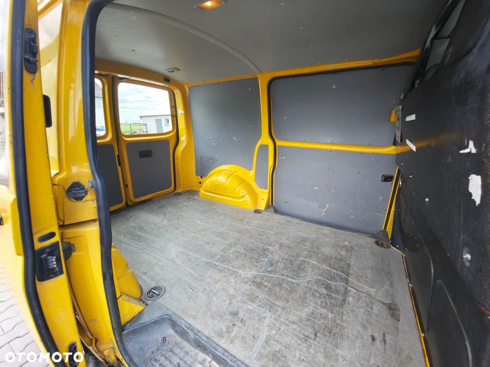 Volkswagen Transporter - 12