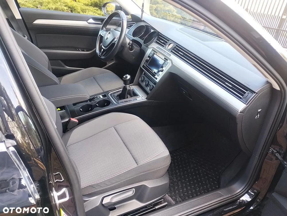 Volkswagen Passat - 7
