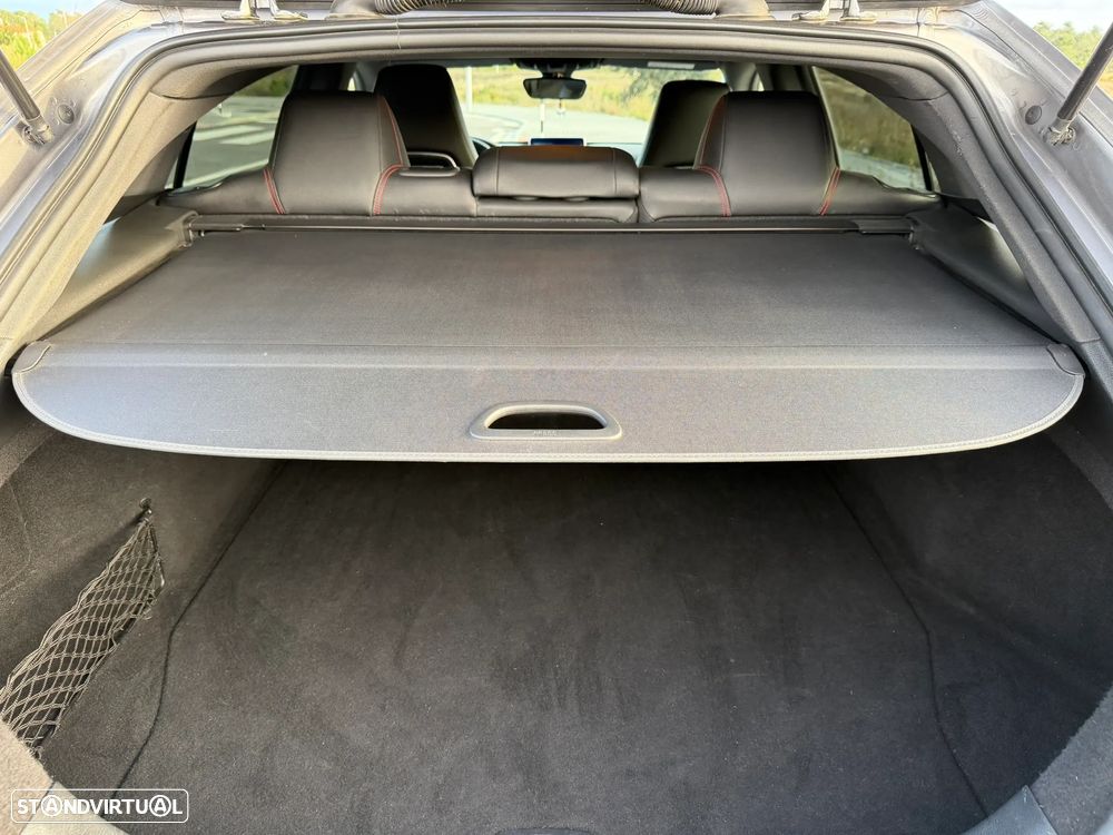 Mercedes-Benz CLA 180 Shooting Brake d AMG Line - 32