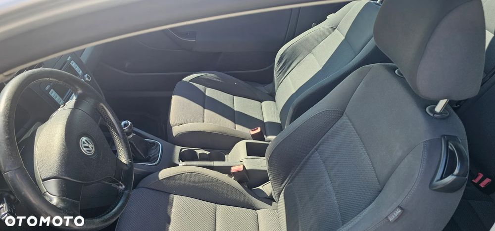 Volkswagen Golf - 6