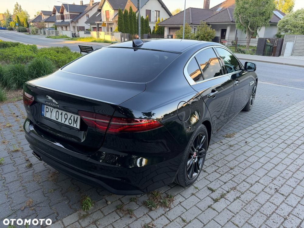 Jaguar XE - 20