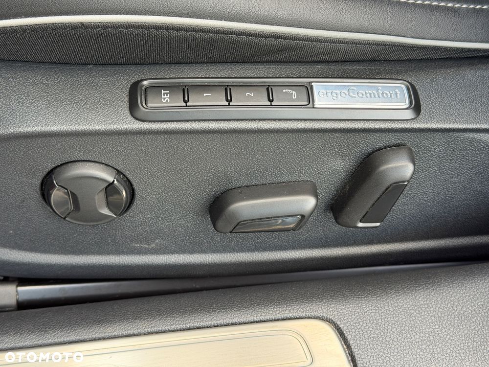 Volkswagen Arteon 2.0 TDI SCR 4Motion DSG R-Line - 22