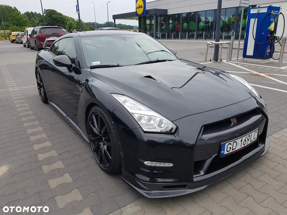 Nissan GT-R - 8