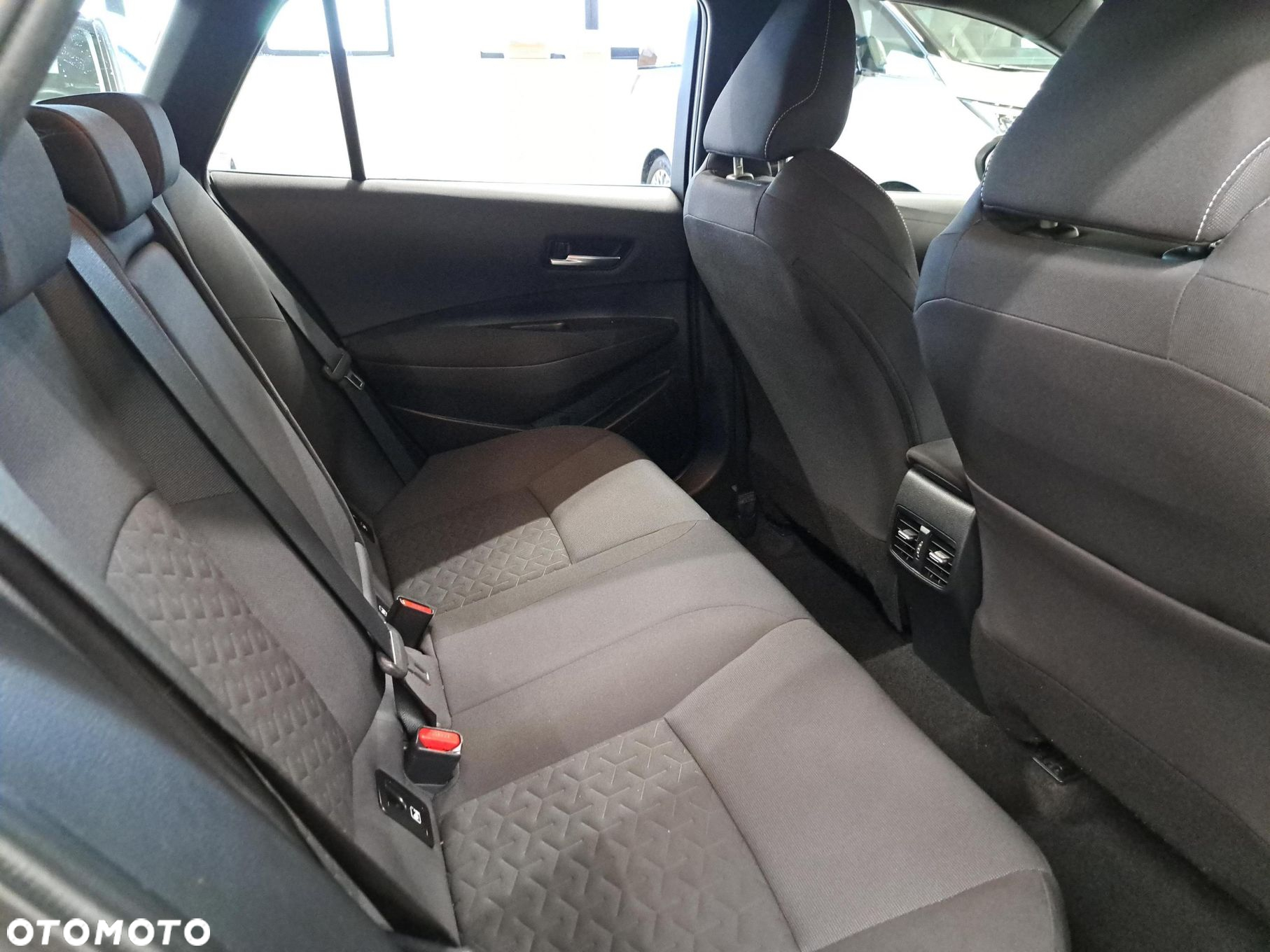 Toyota Corolla - 10