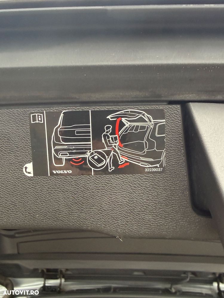 Volvo XC 60 D4 AWD Geartronic RDesign - 9