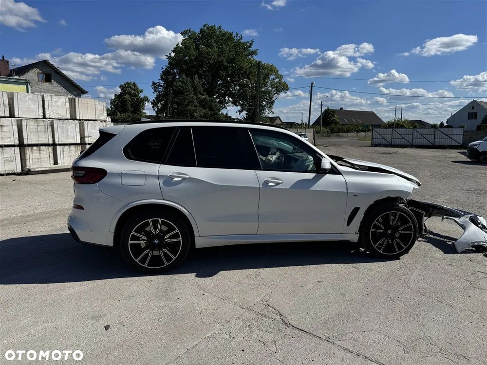 BMW X5 M50i - 2