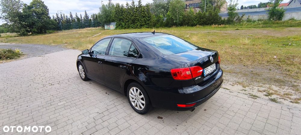 Volkswagen Jetta 1.2 TSI Comfortline - 4