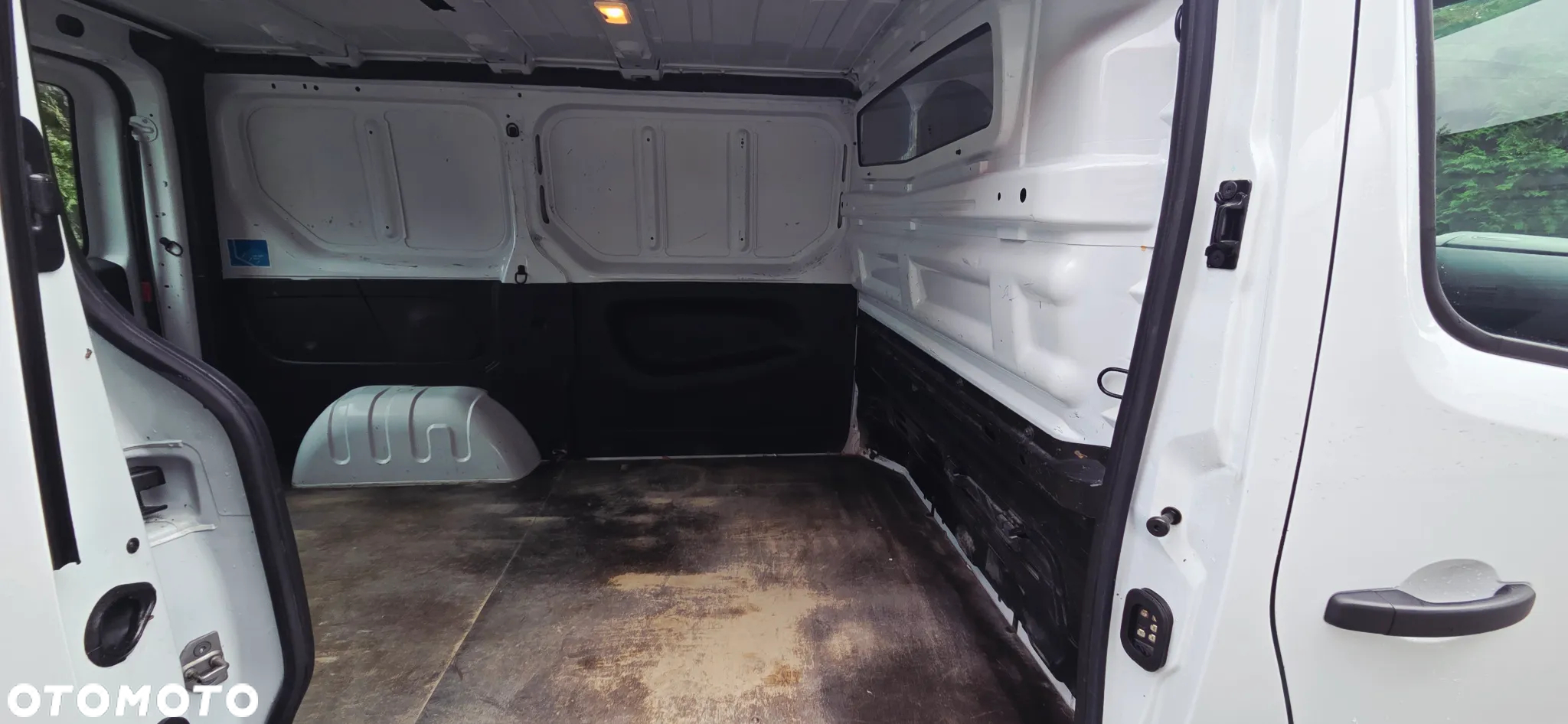Nissan NV300 TRAFIC VIVARO - 26