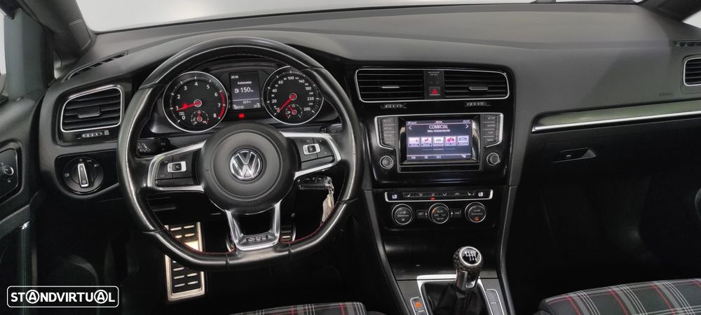VW Golf - 9