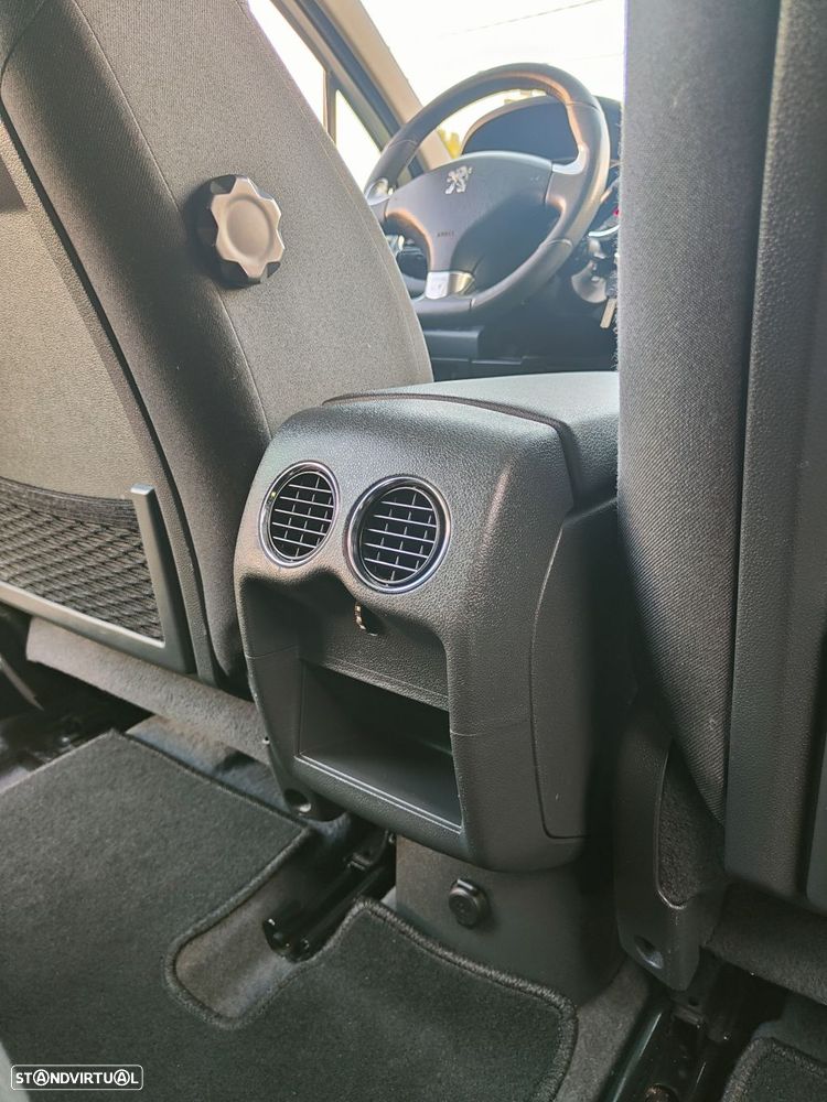 Peugeot 3008 2.0 HDi Hybrid4 - 32