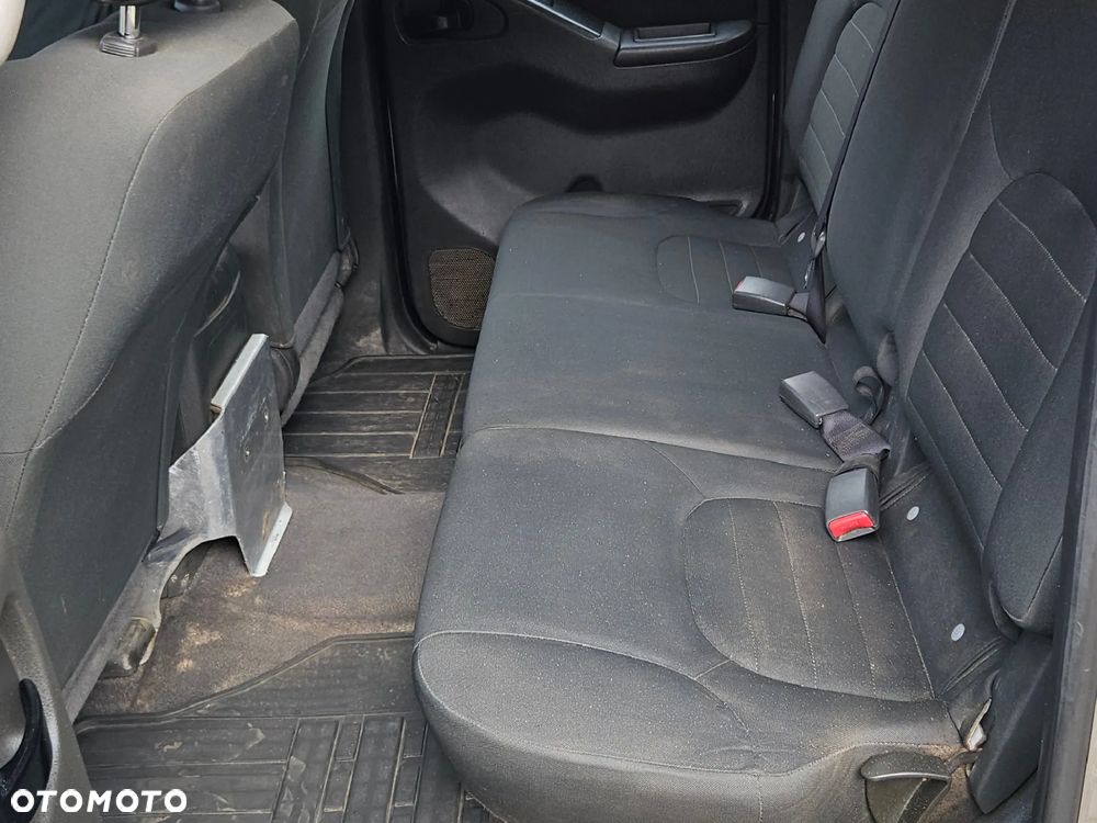 Nissan Navara 2.5 D EVO - 12