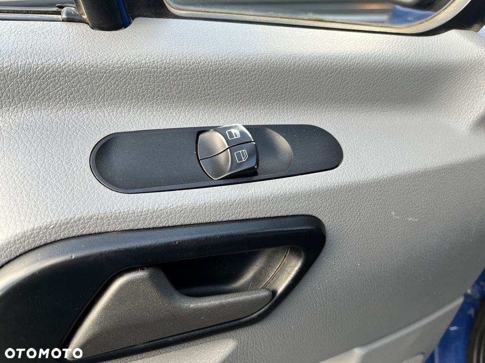 Mercedes-Benz SPRINTER - 13