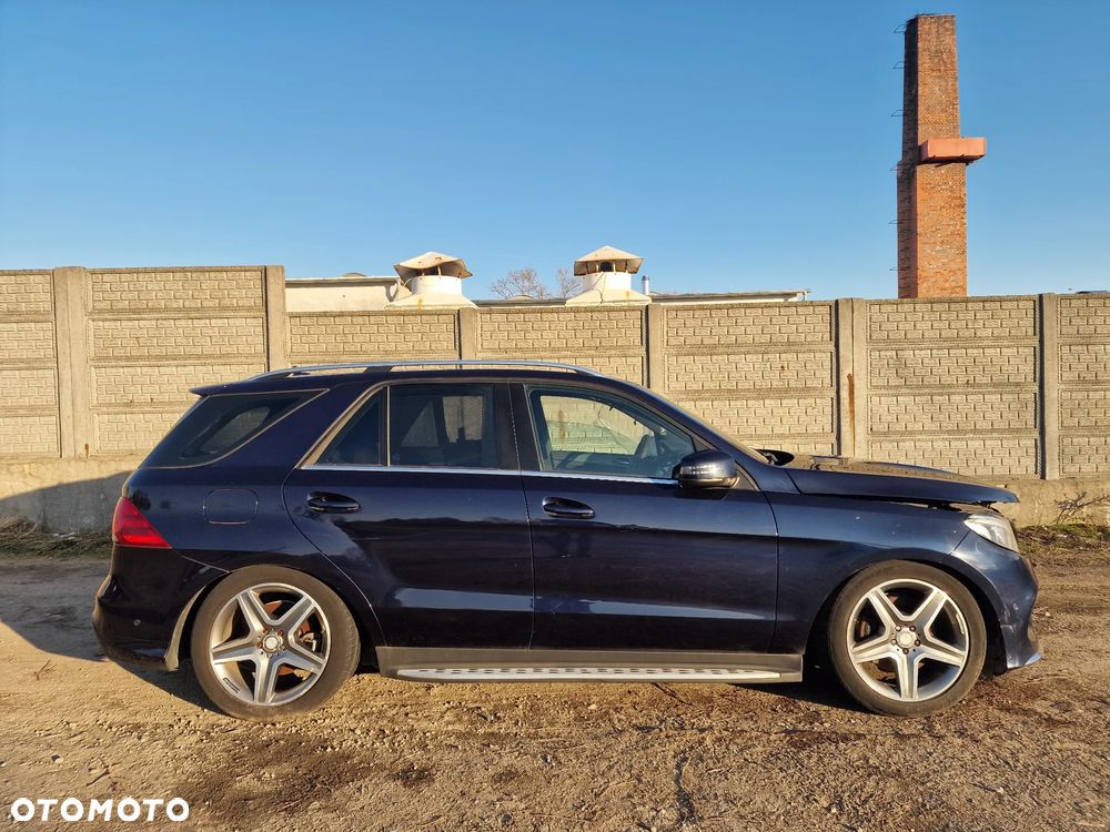 Mercedes-Benz GLE 350 d 4Matic 9G-TRONIC AMG Line - 29