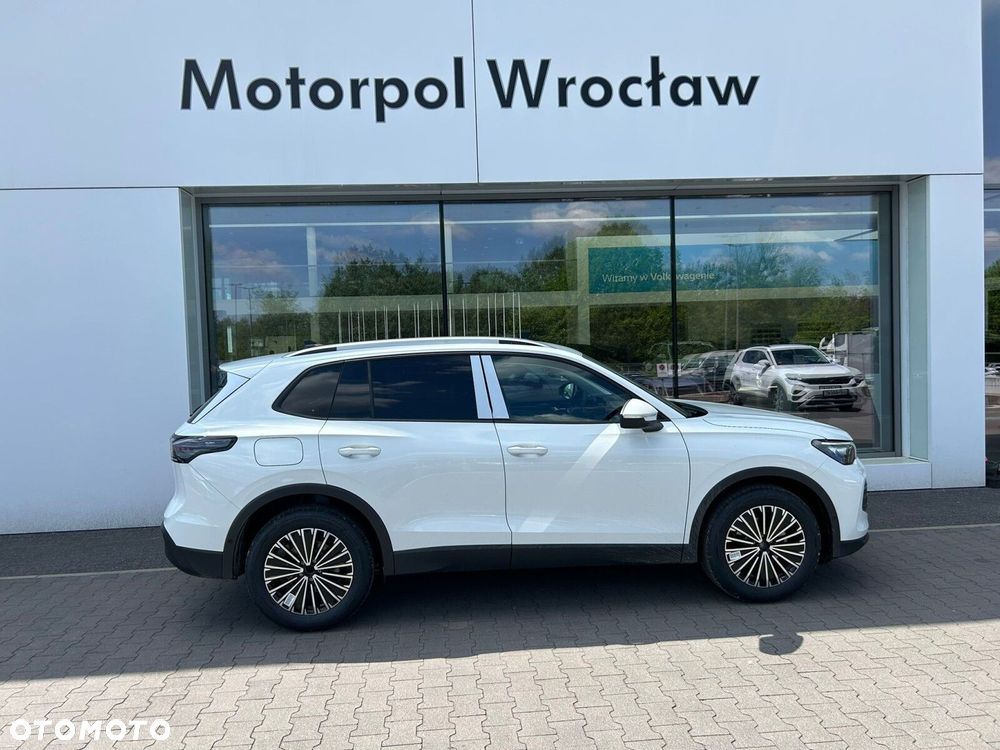 Volkswagen Tiguan - 10
