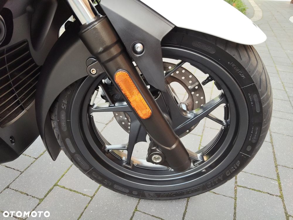 Yamaha X-max - 24