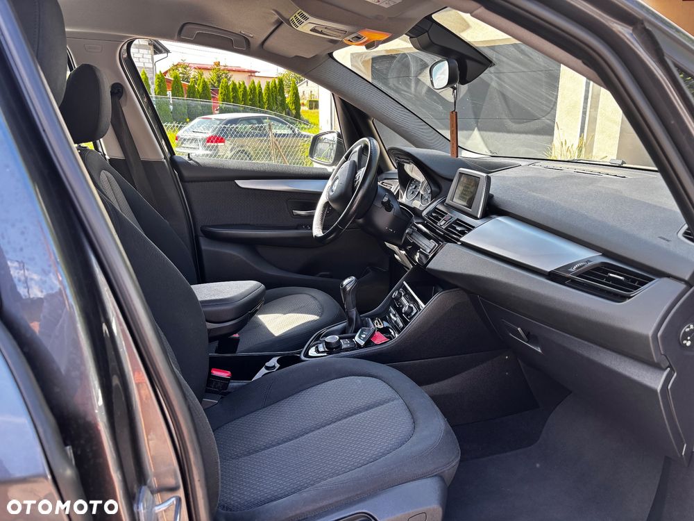 BMW Seria 2 218i - 13