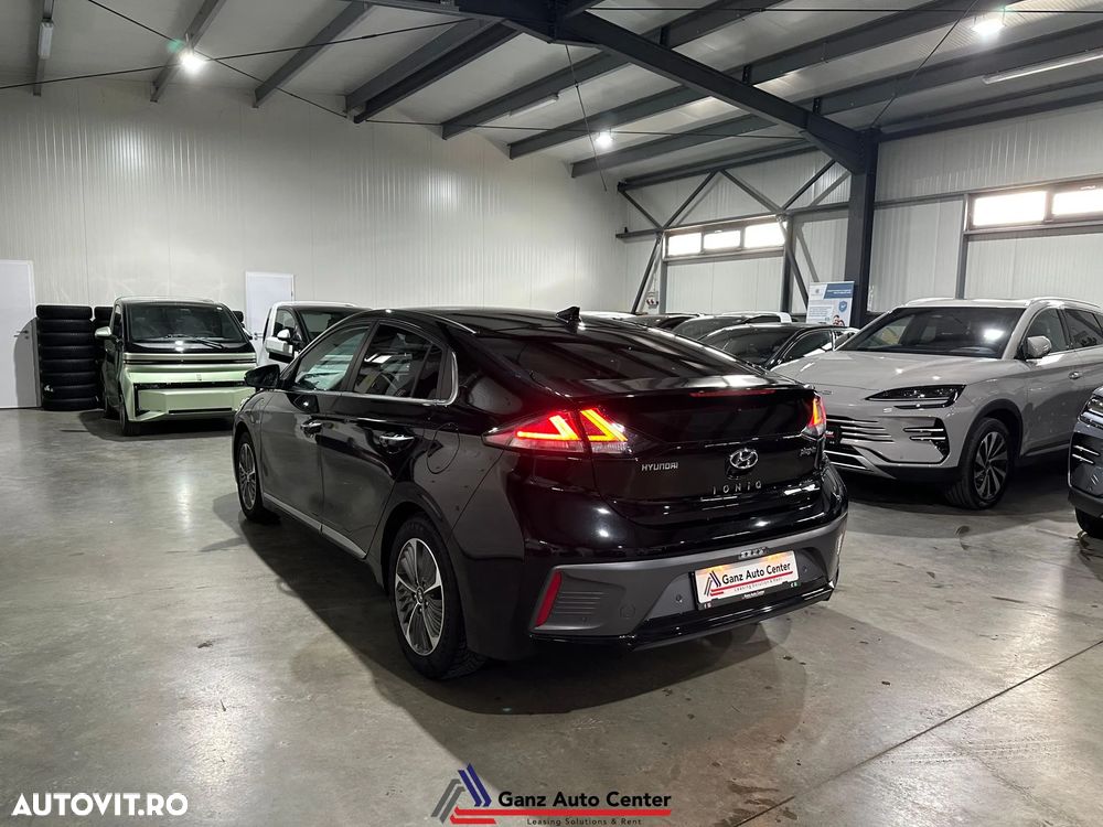 Hyundai IONIQ 1.6 GDI Premium - 4