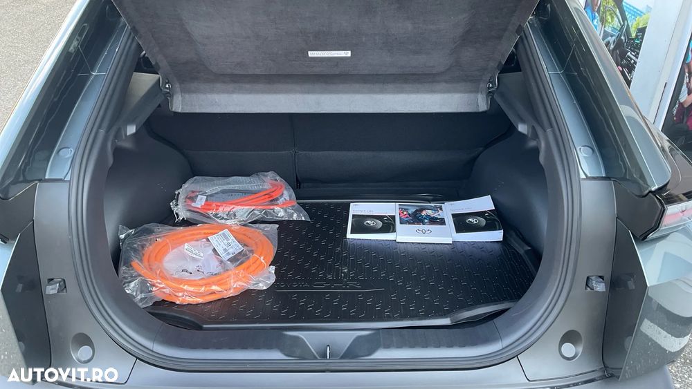 Toyota C-HR 72 kWh Dynamic Long Range - 11