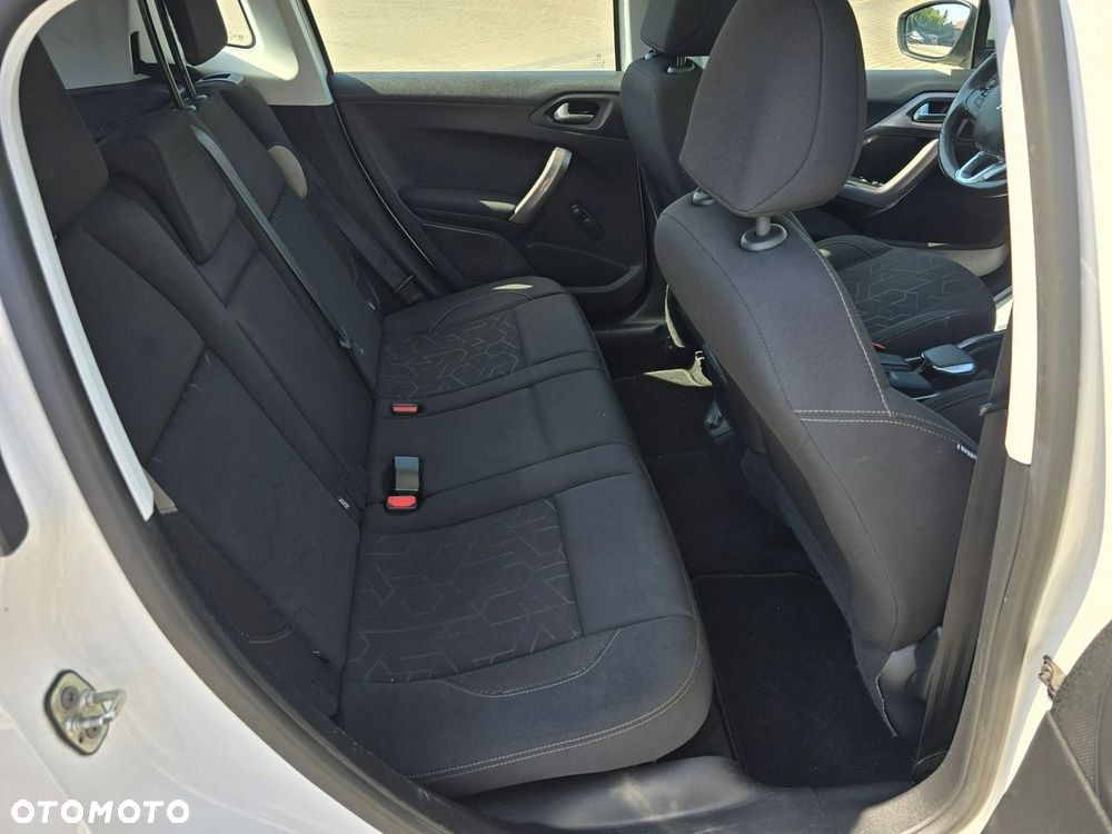 Peugeot 2008 - 25