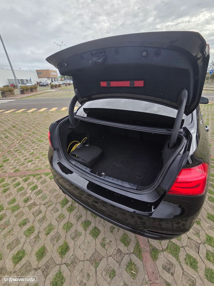 BMW 330 e iPerformance Advantage - 18