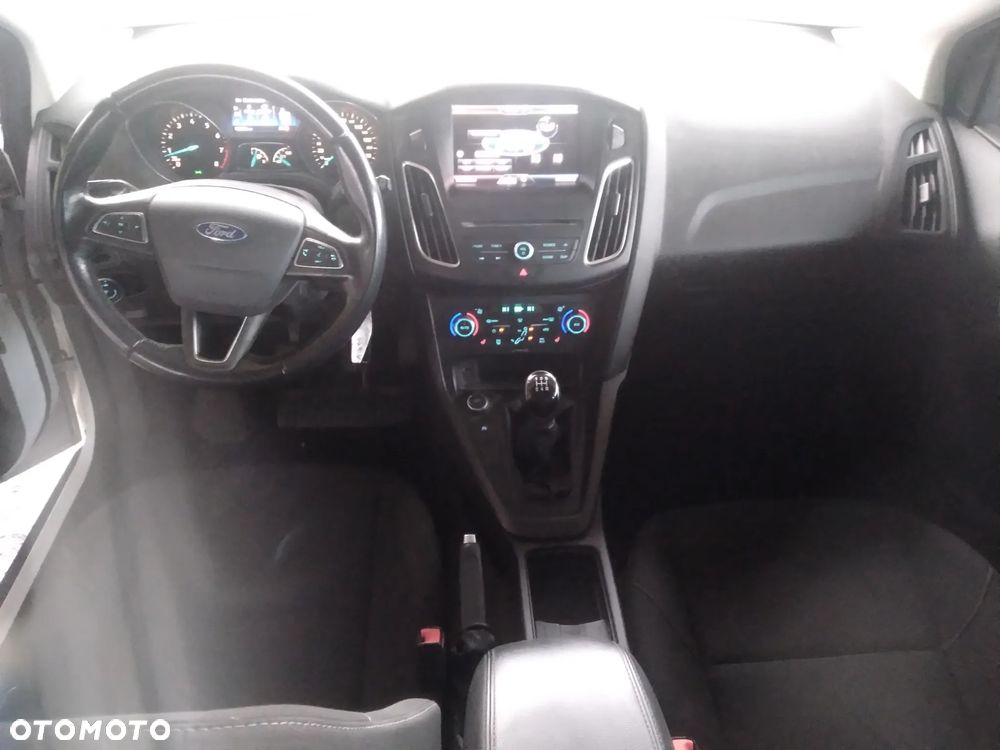 Ford Focus 1.0 EcoBoost Gold X (Trend) - 5