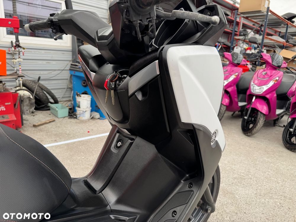 Yamaha X-max - 13