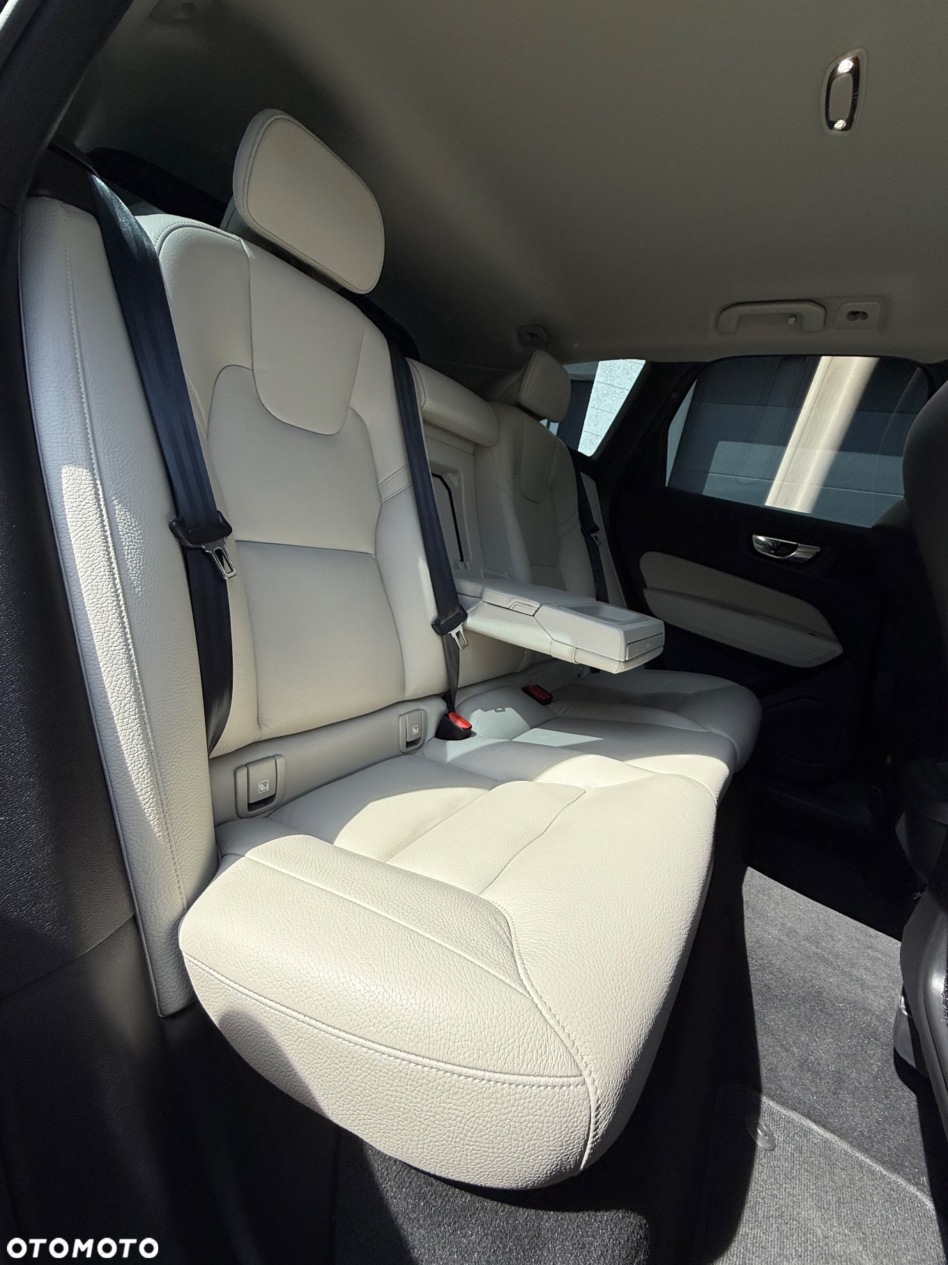 Volvo XC 60 D4 Geartronic Momentum Pro - 23