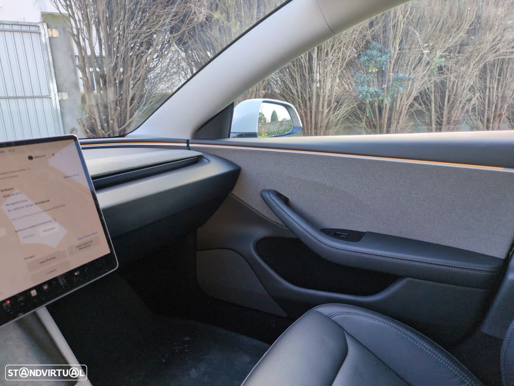 Tesla Model 3 Tração Traseira Standard - 12