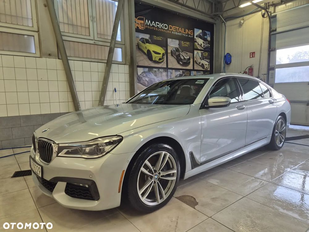 BMW Seria 7 750i xDrive - 6