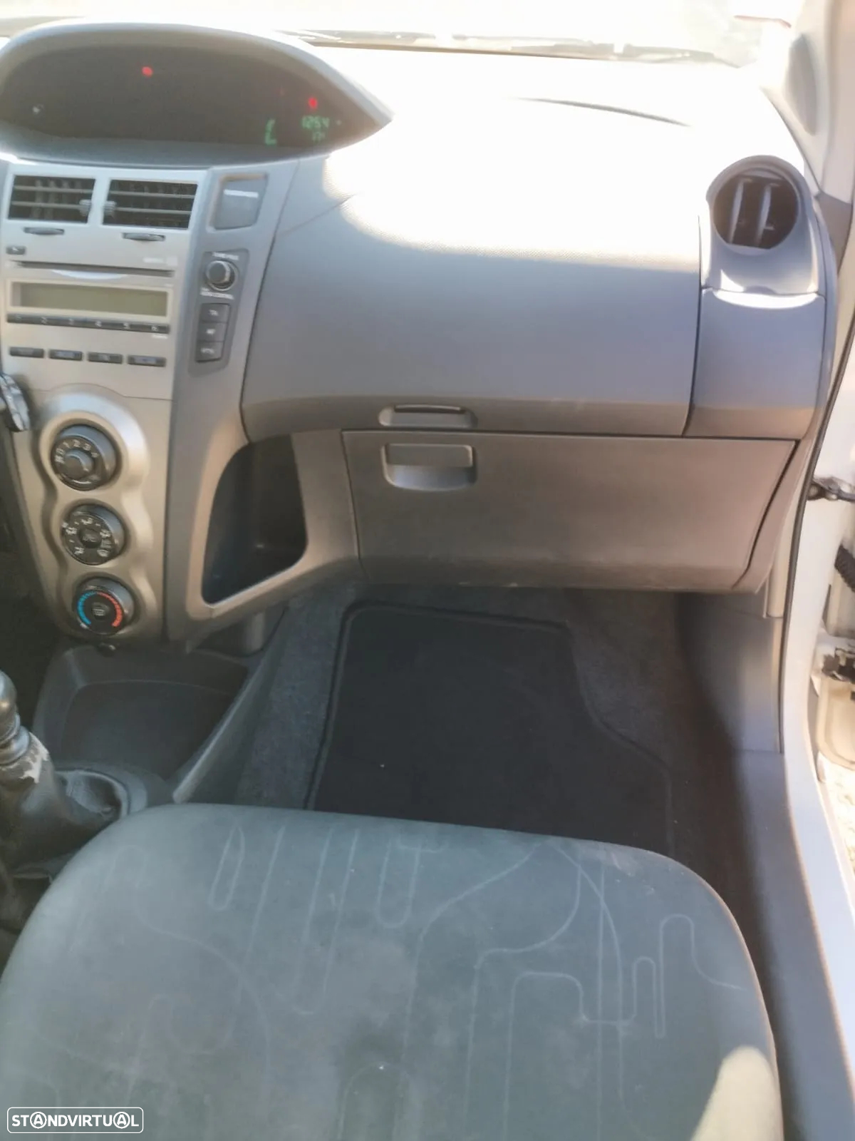 Toyota Yaris 1.4 D-4D AC - 15