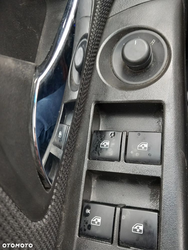 Chevrolet Cruze 1.8 LS+ - 12