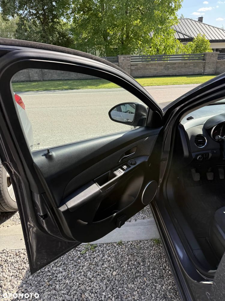 Chevrolet Cruze - 16