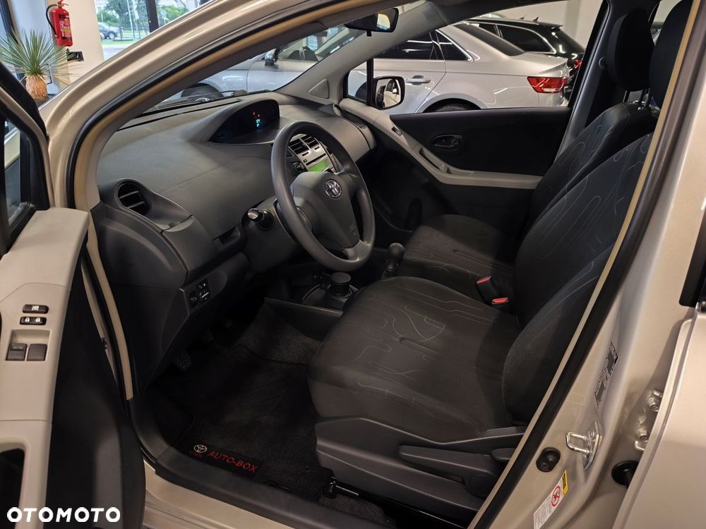 Toyota Yaris 1.0 Terra EU5 - 6