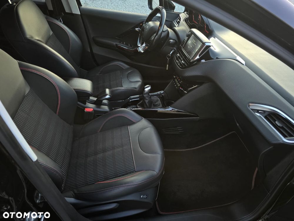 Peugeot 2008 PureTech 110 Stop&Start GT-Line Edition - 22