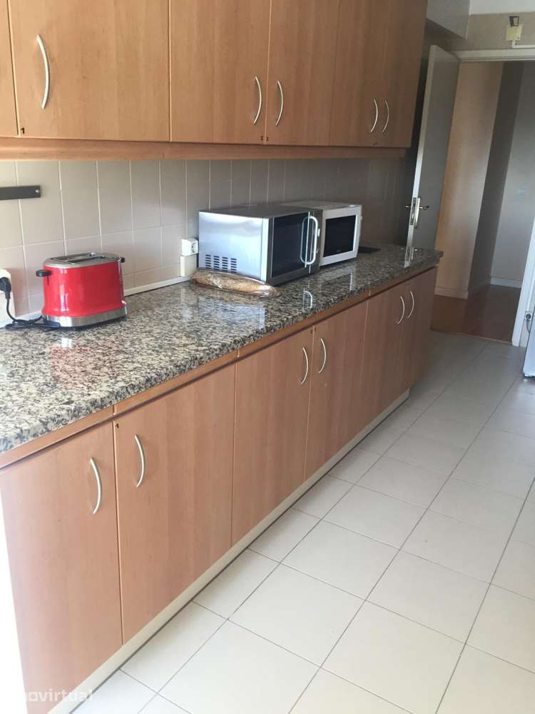 Quarto - localizado em Almada Lisbon - Grande imagem: 5/8