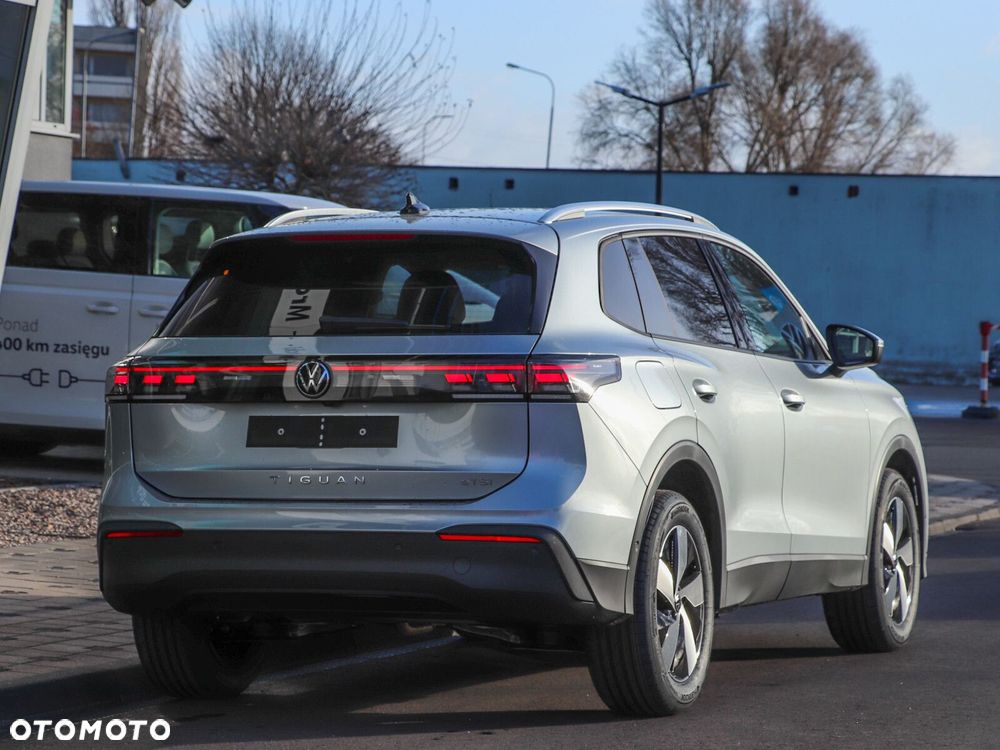 Volkswagen Tiguan - 5