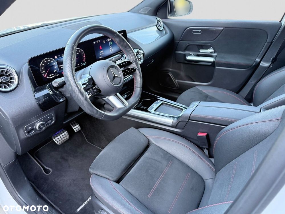 Mercedes-Benz GLA - 17